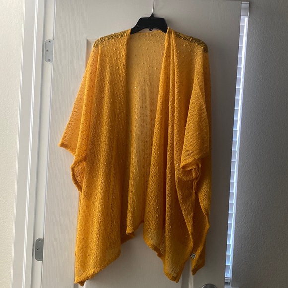 Tops - NWT mustard sequin kimono OS